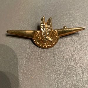 Vintage American Airlines lapel pin